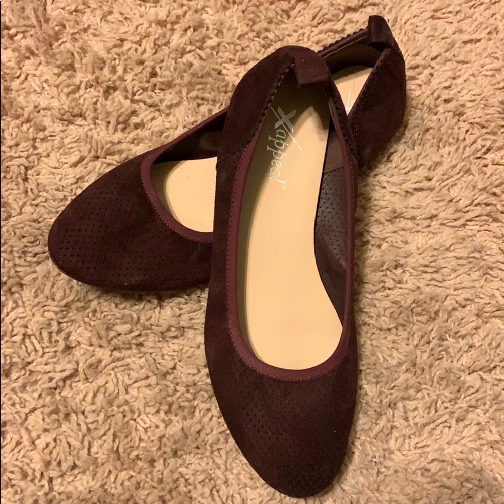 Wine colored flats by Xappeal